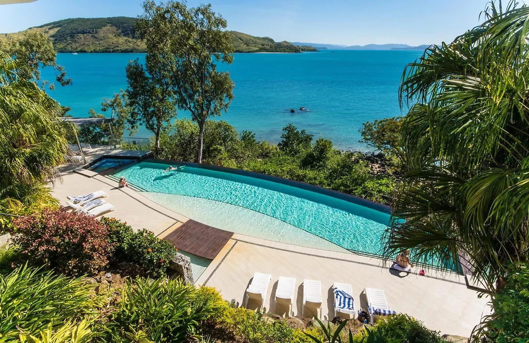 Edge 5 Oceanfront 3-Bedroom Apartment - Featuring An Infinity Pool, Spa Bath, Buggy And Valet Service-1