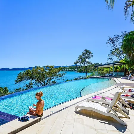 Edge 5 Oceanfront 3-Bedroom Apartment - Featuring An Infinity Pool, Spa Bath, Buggy And Valet Service-3